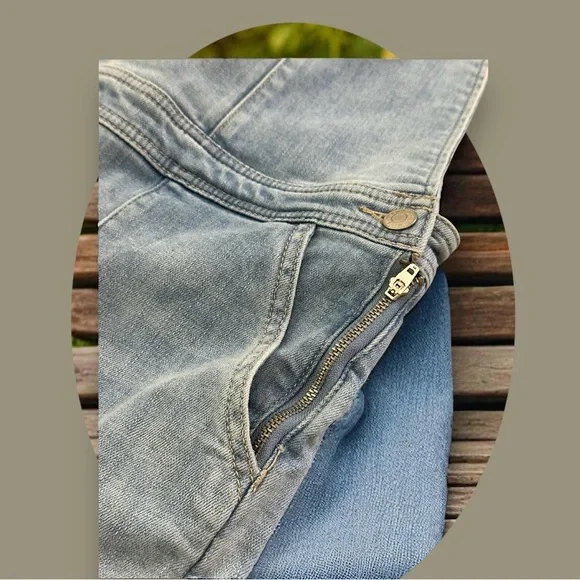 NY & Co Denim Wide Leg Overalls. NWT
SIZE: XL - Picture 7 of 13